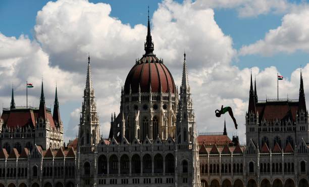 田亮与郭晶晶罕见同框，勾起无数人的奥运记忆